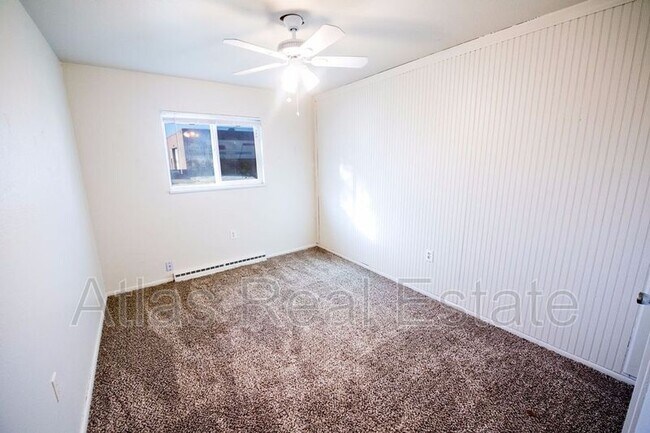 Building Photo - 891 Egbert St