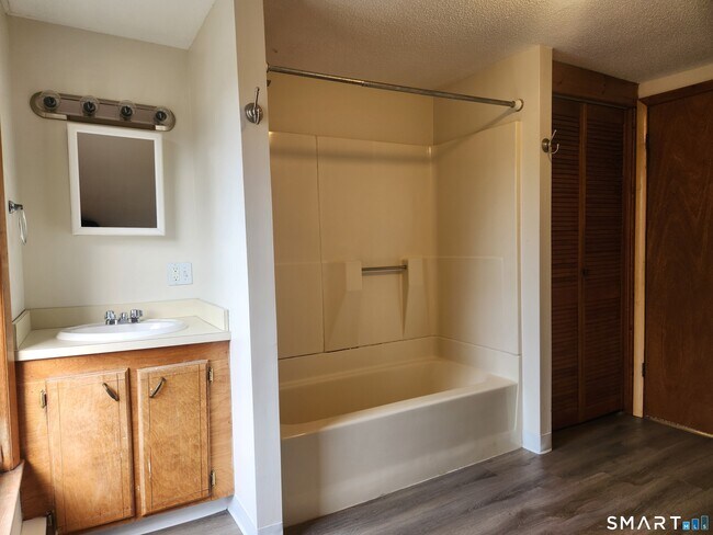 Building Photo - 9 Morrison St