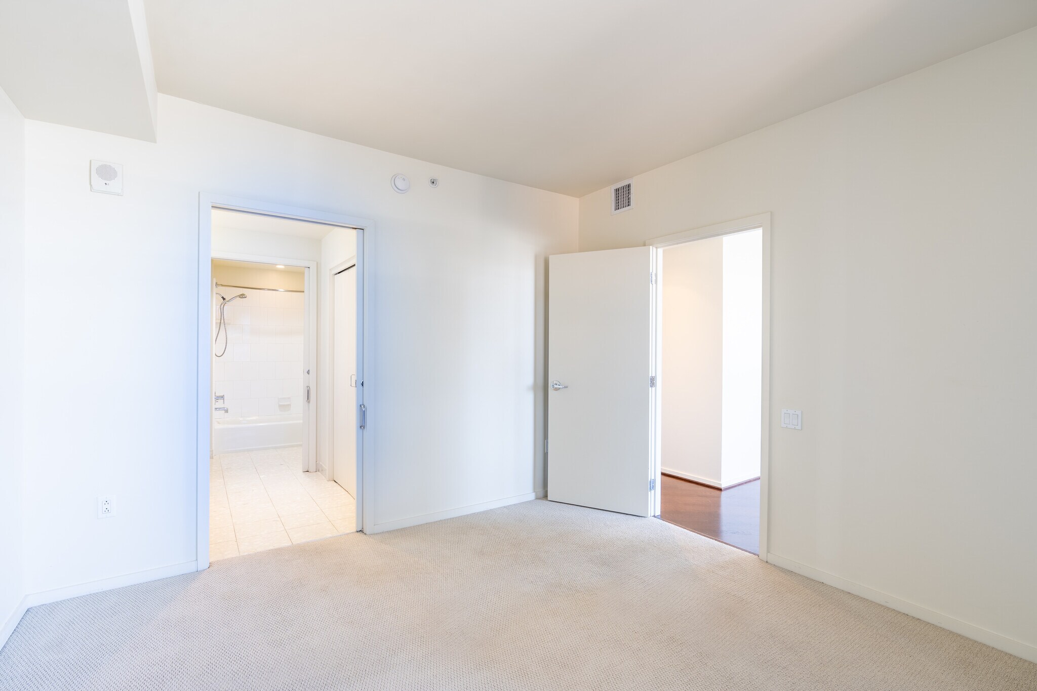 Building Photo - 321 10th Ave