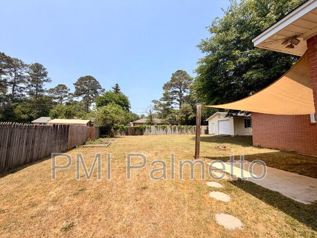 Building Photo - 1727 Sandra Dr