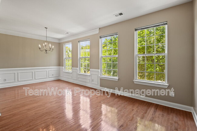 Building Photo - 9034 Parlor Dr