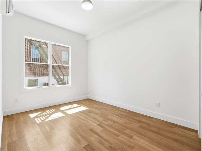 Building Photo - 250 Van Horne St