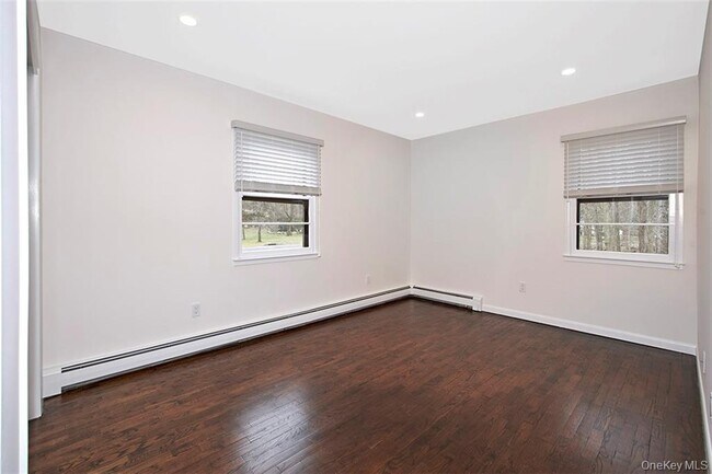Building Photo - 74 Edgewood Rd