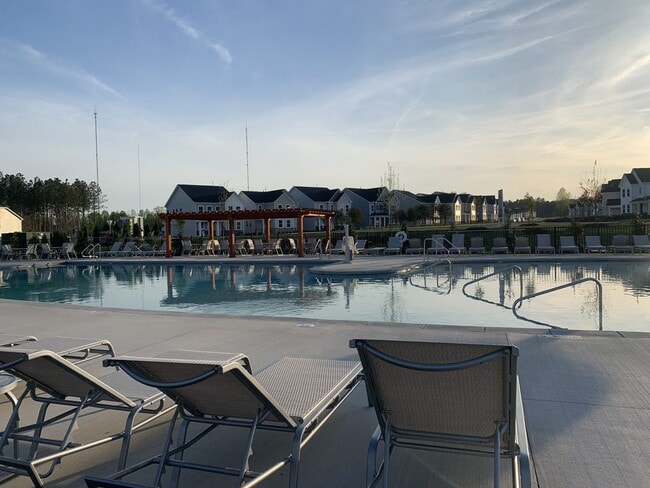 Building Photo - 303 Aster Bloom Ln