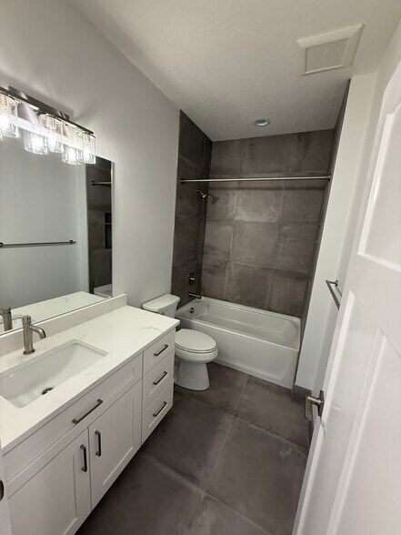 Building Photo - 3127 N Fruitland Ln