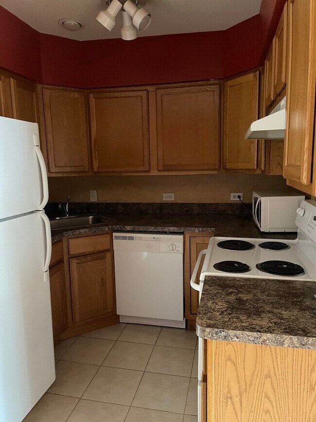 Building Photo - 10544 Brooks Ln