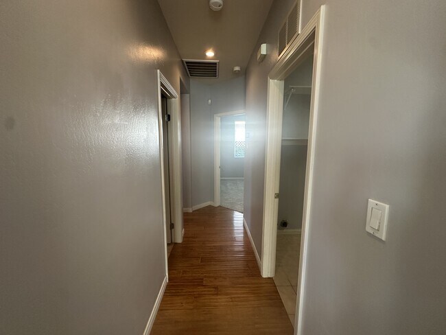 Building Photo - 11714 Morgan Hill Dr