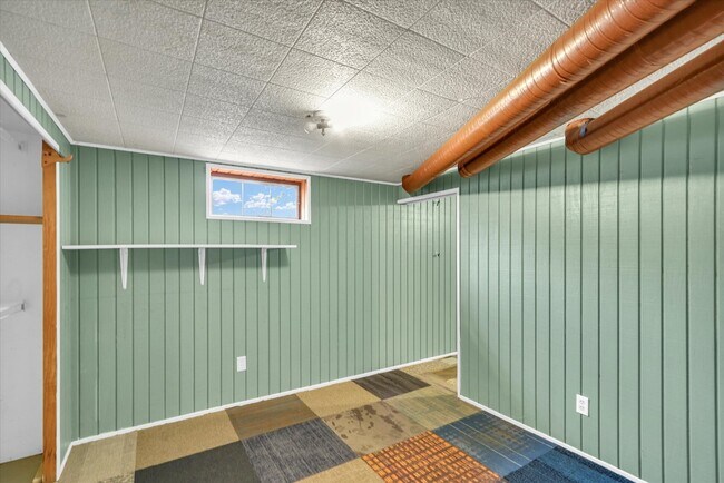 Building Photo - 502 E Washington St