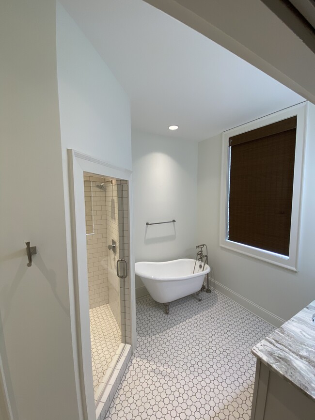 Walk In Closet, Shower, Soaker Tub, Double Vanity - 20 Barnes St