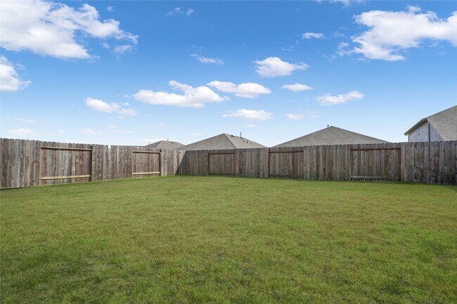 Building Photo - 20403 Tembec Dr