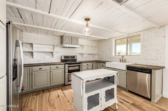 Building Photo - 2421 S 221st Ave