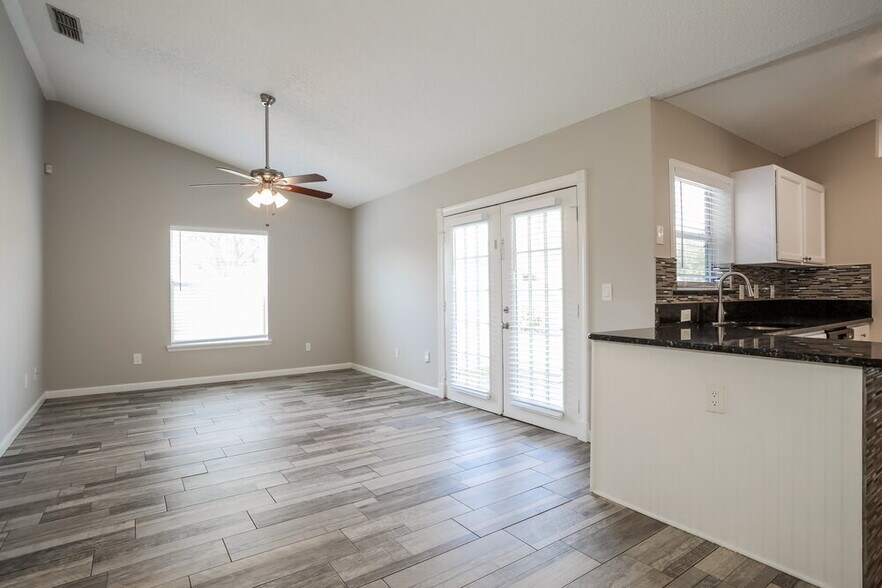 Building Photo - 7604 Chelmsford Dr