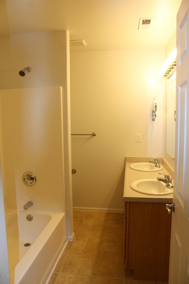 Building Photo - 21 Bryan Loop