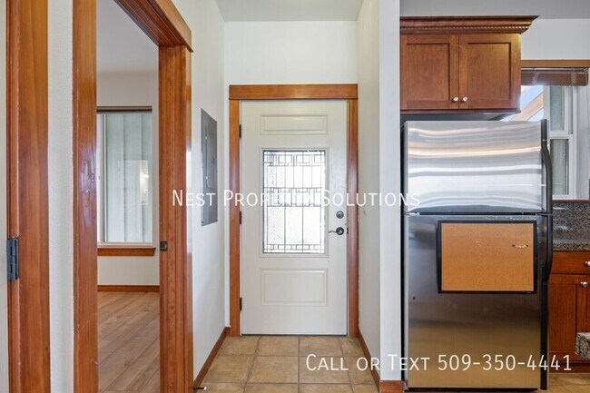 Building Photo - 6432 Melby Way NE