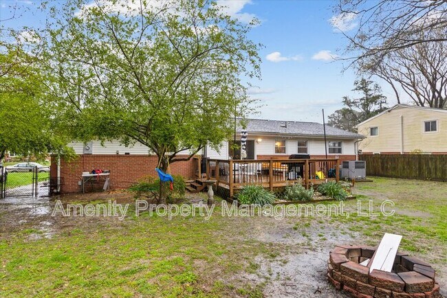 Building Photo - 409 Caren Dr