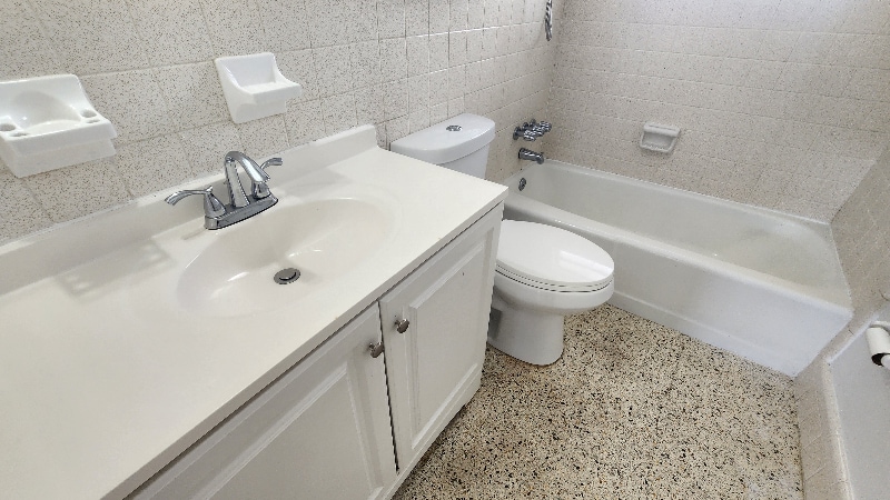 Building Photo - 1750 S Palmetto Ave