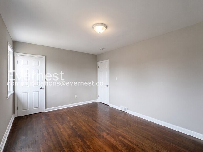 Building Photo - 1408 Cedarcroft Rd