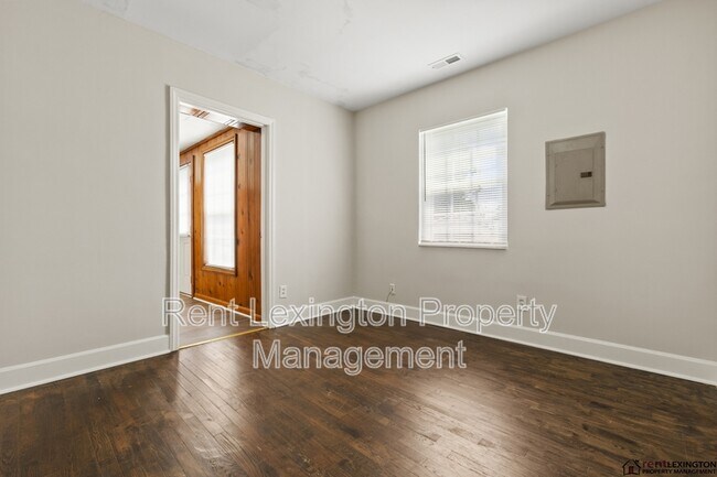 Building Photo - 541 Sheridan Dr