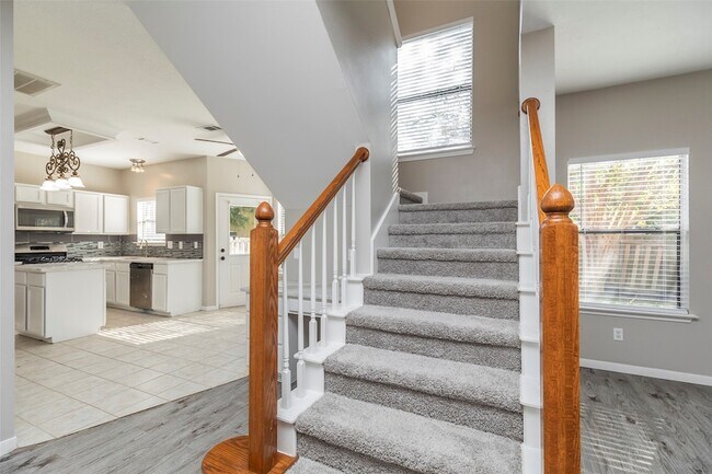 Building Photo - 13110 Mills River St