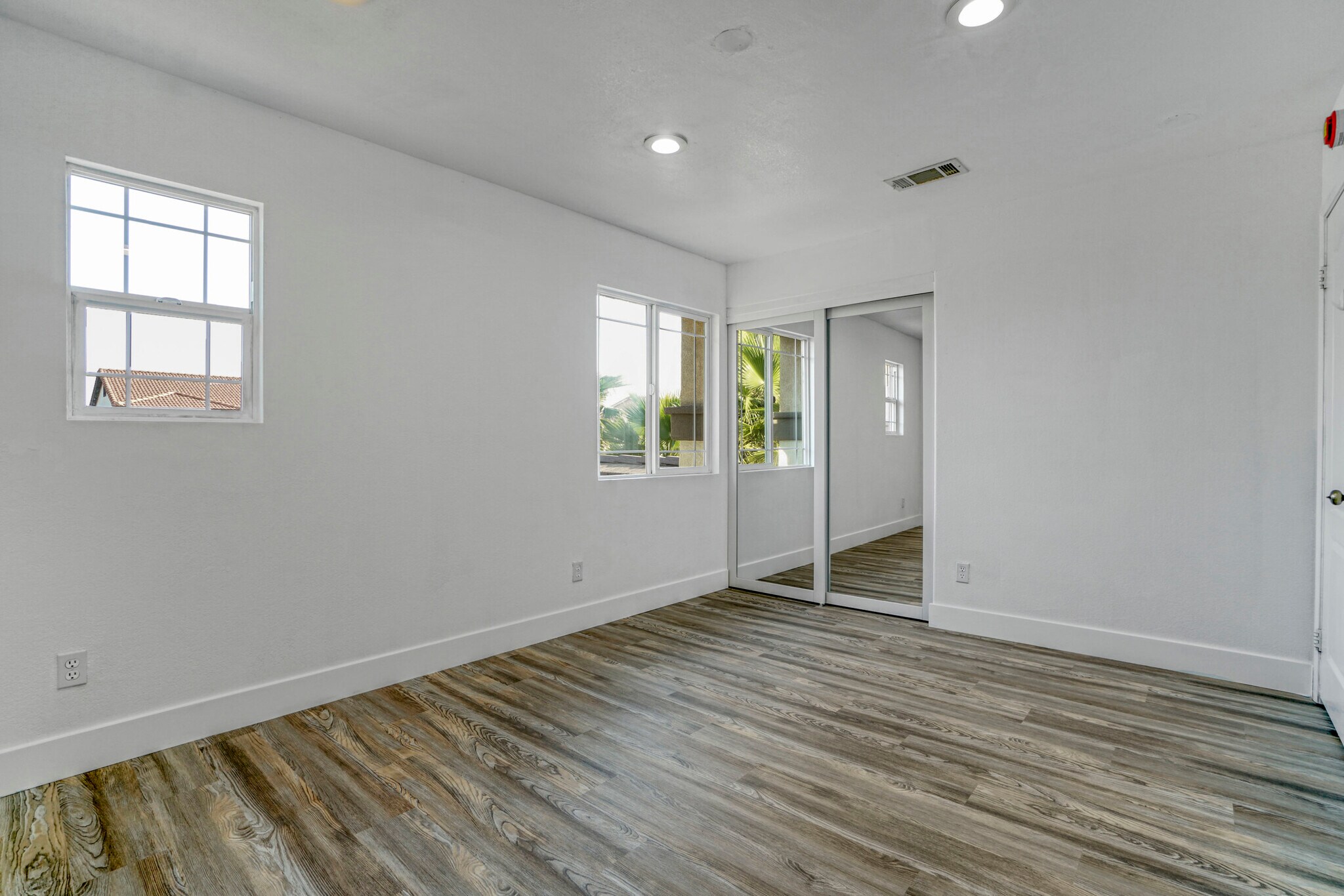 Building Photo - 3500 Desert Oak Dr