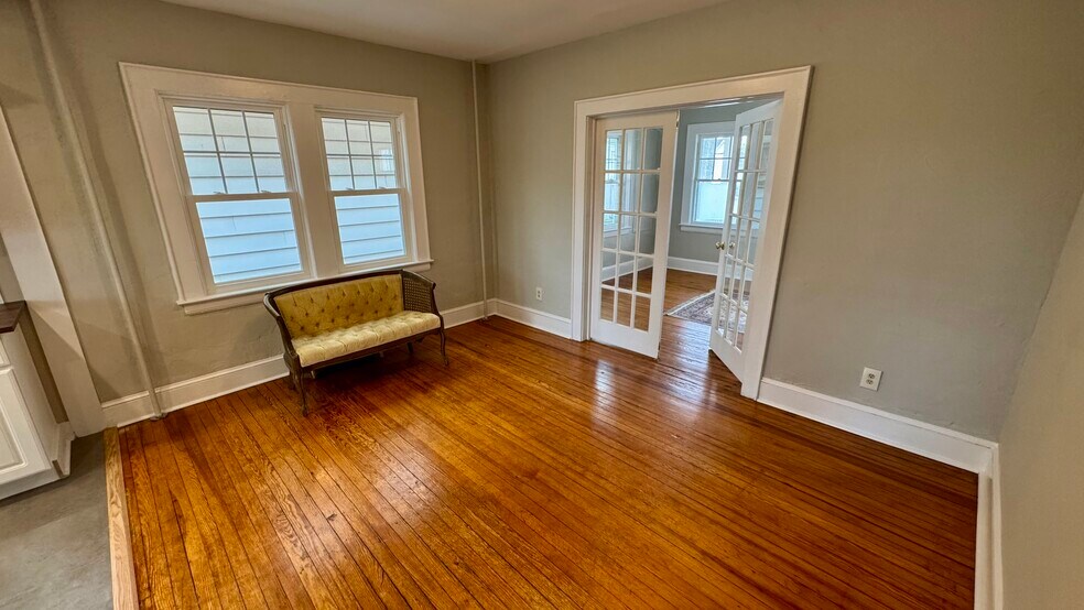 Building Photo - 612 Magnolia St