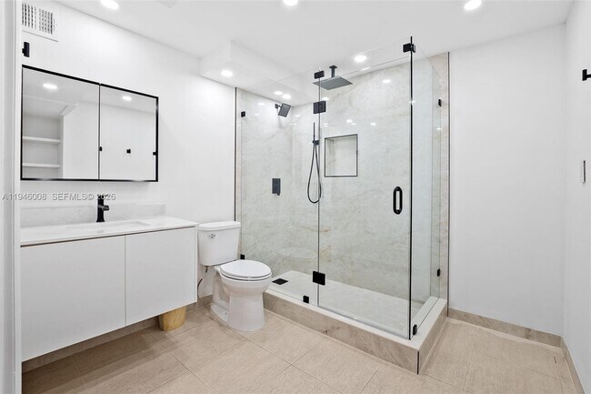 Building Photo - 3180 S Ocean Dr