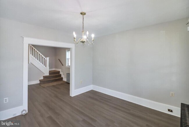 Building Photo - 24 Trent Ave