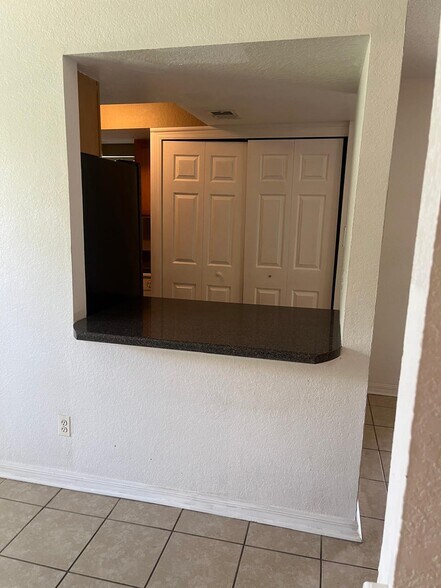 Building Photo - 4300 Hector Ct