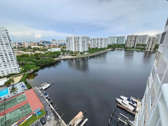 Building Photo - 18081 Biscayne Blvd