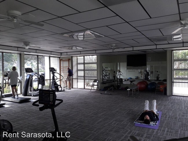 Building Photo - 4330 Falmouth Dr