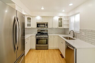 Building Photo - 5004 E Hinsdale Pl