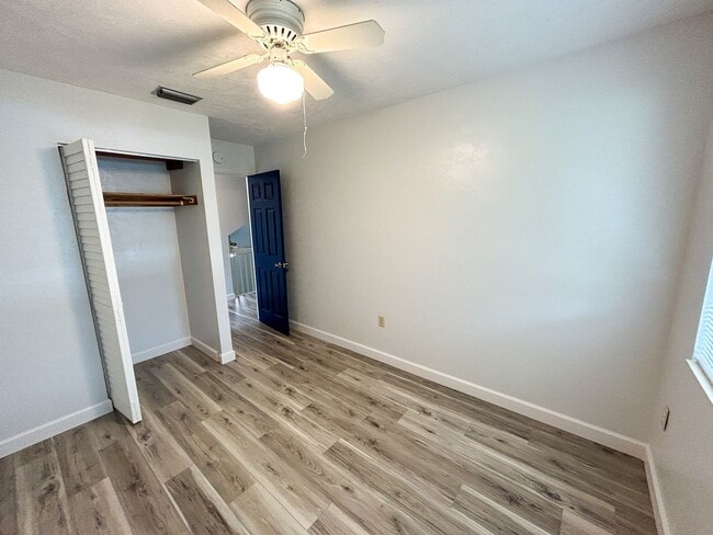 Building Photo - 1824 SW 35th Ave