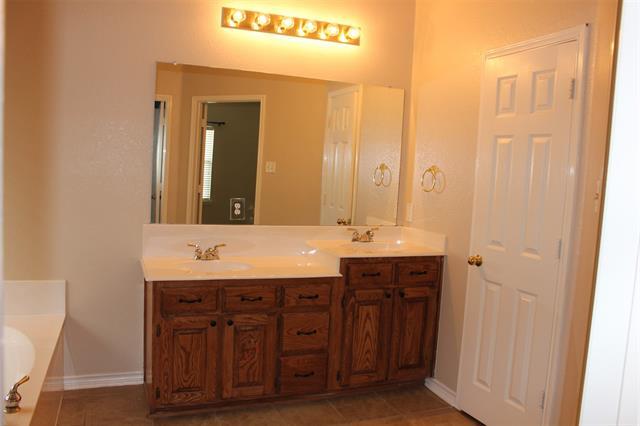 Building Photo - 1603 N Timber Brook Dr