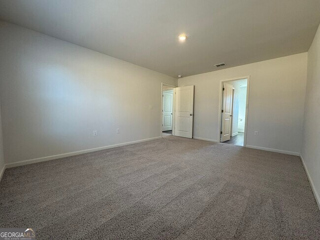 Building Photo - 528 Pemberton St