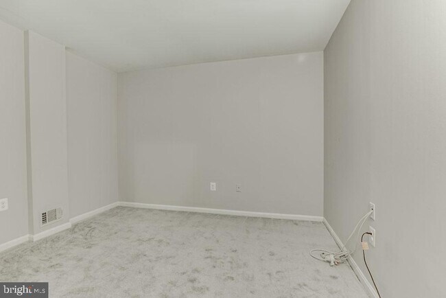 Building Photo - 2866 Yarn Ct