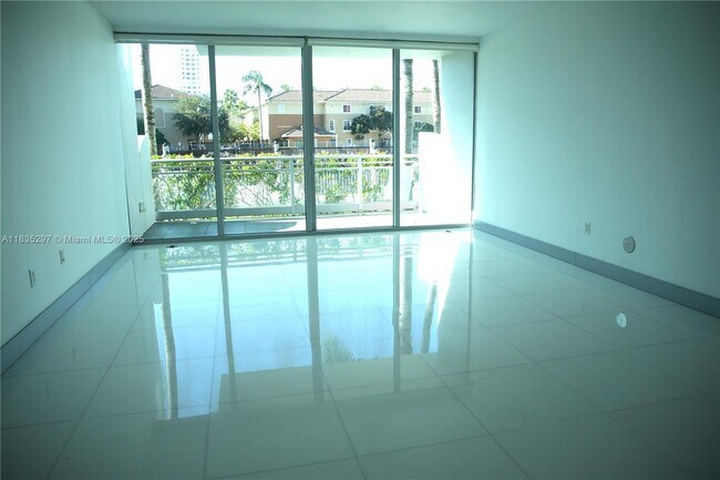 Building Photo - 2950 NE 188th St