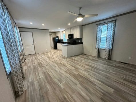 Building Photo - 2484 Maple Dr