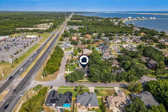 Building Photo - Beautifully Updated Home in Navarre!