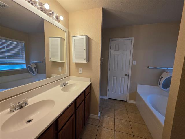 Building Photo - 1513 Millbrook Dr