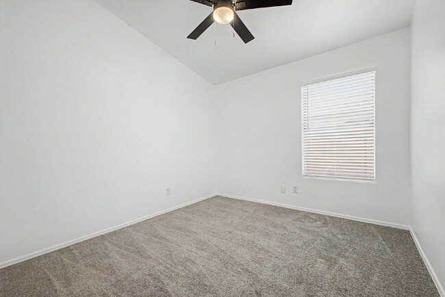 Building Photo - 12570 Desert Flower Rd
