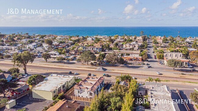 Building Photo - 1371 N Vulcan Ave