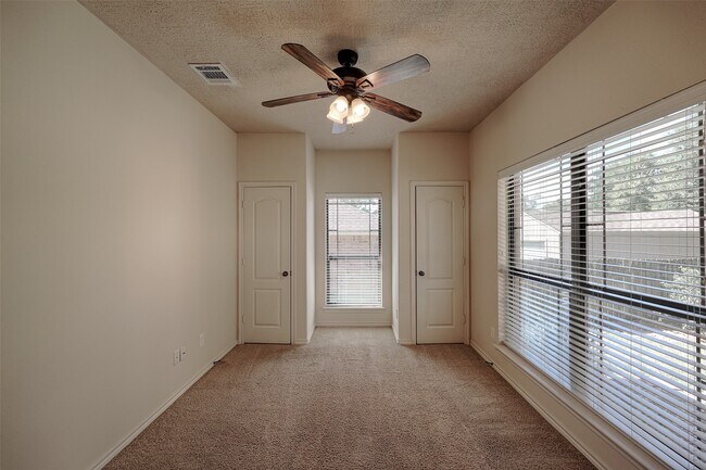 Building Photo - 12460 Lyra Dr