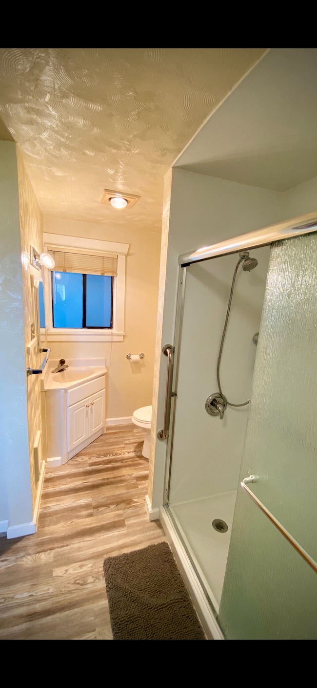 Building Photo - 1213 Barclay Ln