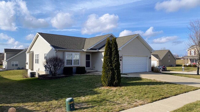 Building Photo - 2901 Red Oak Rd