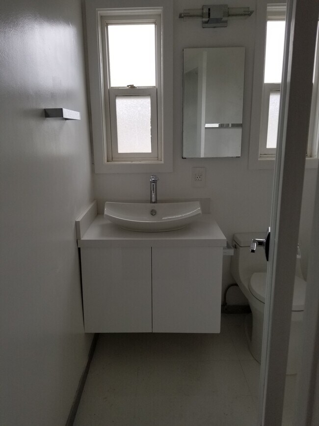 send bath - 10880 National Blvd