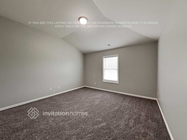 Building Photo - 1128 Red Bud Cir