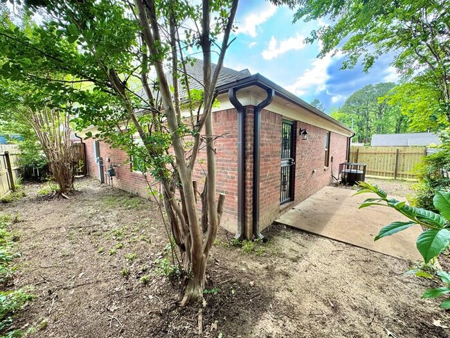 Building Photo - 5626 Tulip Tree Dr