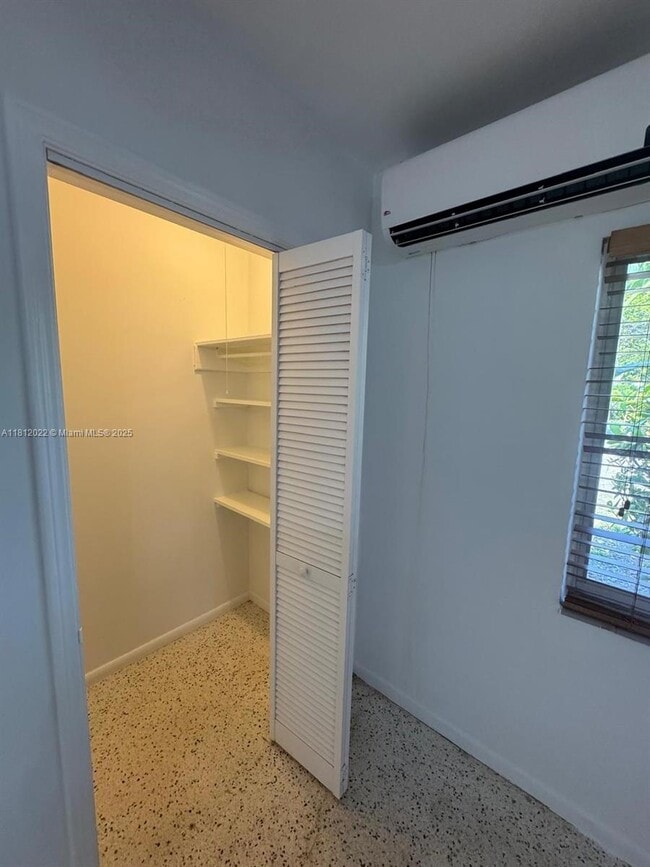 Building Photo - 1818 Middle River Dr