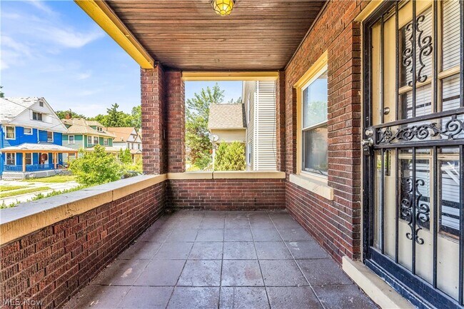 Building Photo - 1321 W 85th St