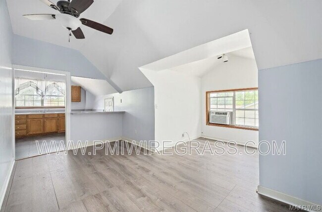 Building Photo - 503 Dusy St